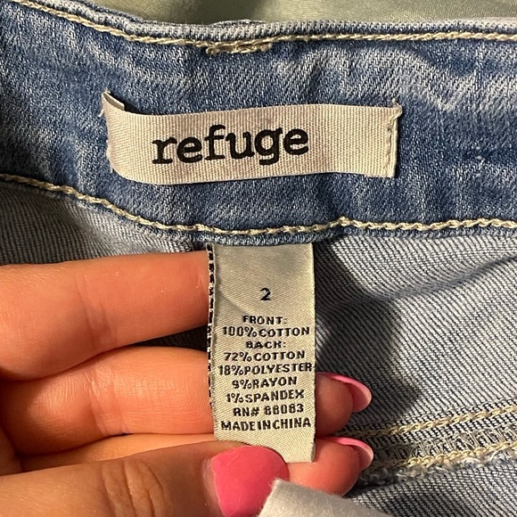 Refuge Distressed Jeans - Picture 5 of 5